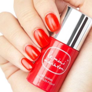 Vernis à ongles rouge