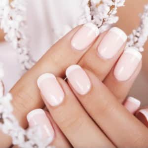 Ongles en gel sur ongles naturels - mains